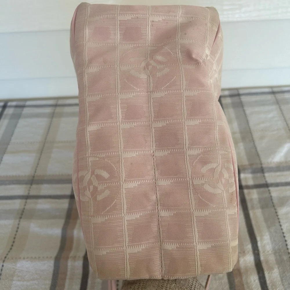 Chanel Light Pink Tote Bag- CC Logo - Picture 6 of 16